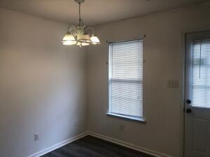 Building Photo - 143 Ginkgo Ln