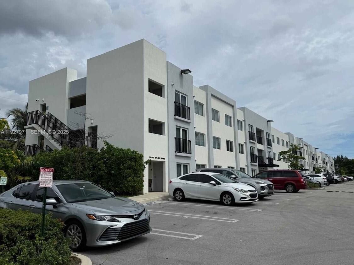 Photo - 14752 NE 6th Ave #205 Miami, FL 33161-2230