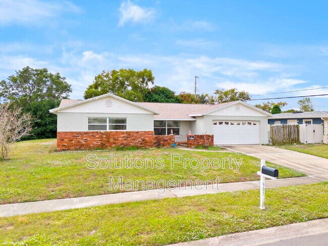 Foto del edificio - 905 Lisa Dr