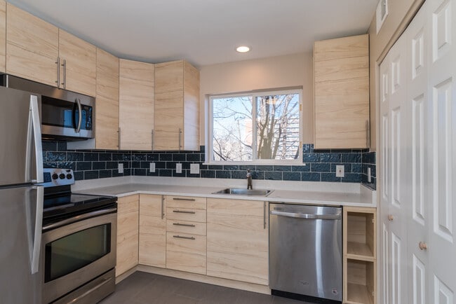 Photo - 2850 Aurora Ave House