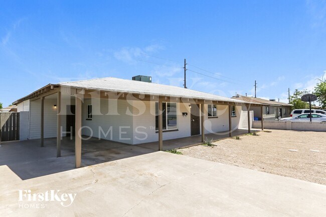 Foto del edificio - 3124 W San Miguel Ave