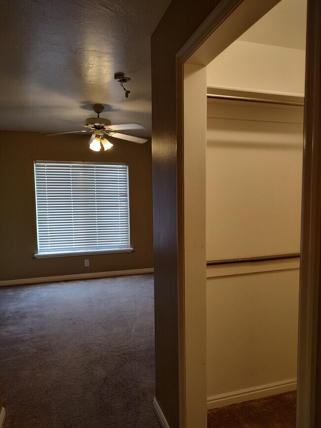 Foto del edificio - 74 N Garden Park Dr