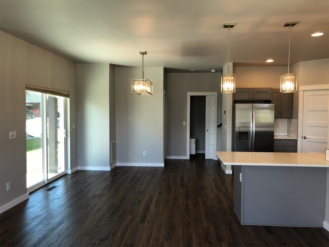 Foto del edificio - 537 Laurel Pkwy