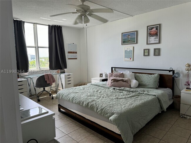 Foto del edificio - 3660 NE 166th St