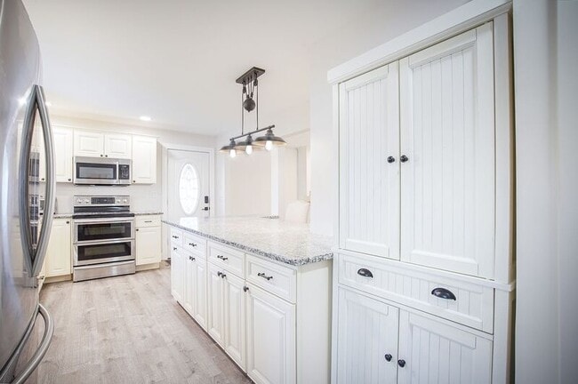 Photo - 1277 Southampton Rd Apartment