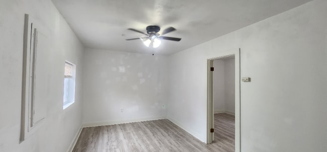 Building Photo - 511 Tyler St