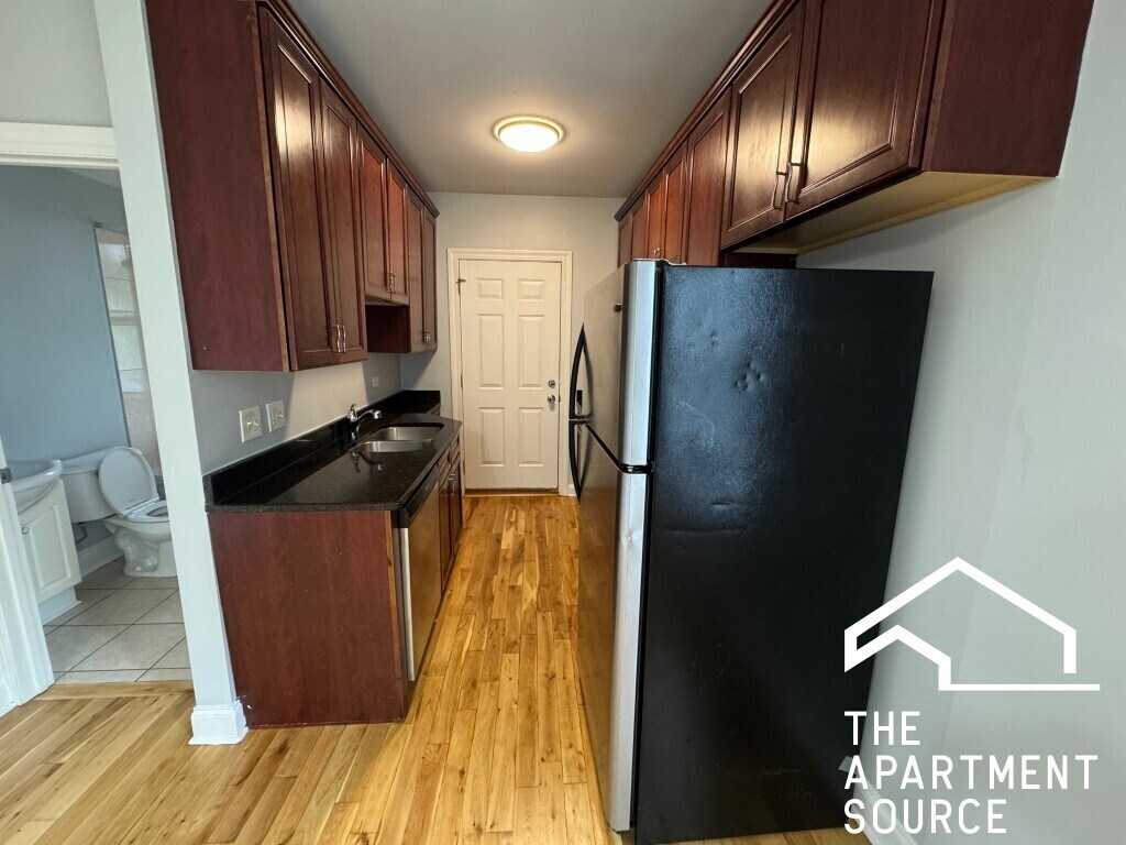 Primary Photo - 4560 W George St