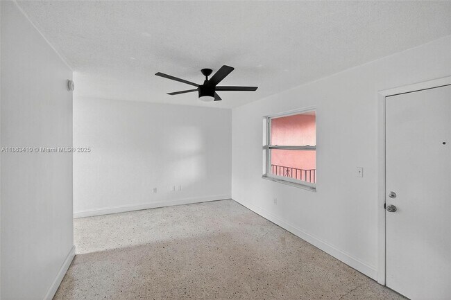 Foto del edificio - 458 SW 9th St