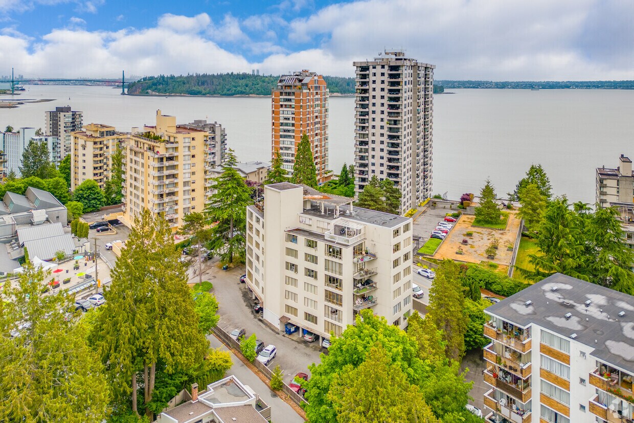 Photo aérienne - Westwind Apartments  