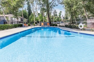 Building Photo - Sycamore Canyons