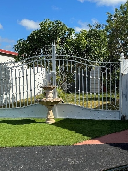 Foto del edificio - 1045 SW 122nd Ct