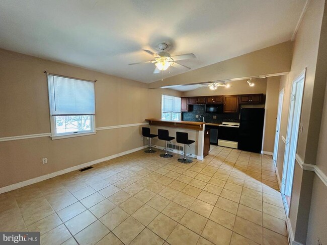 Foto del edificio - 521 Leverington Ave