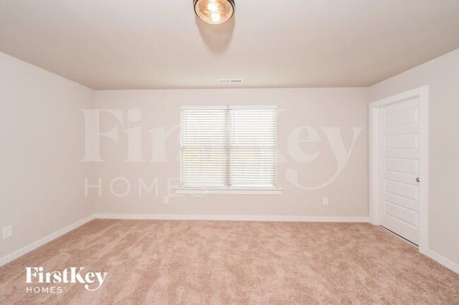 Building Photo - 1325 Brookhaven Dr