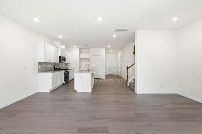 Building Photo - 2881 Yeager Dr NW