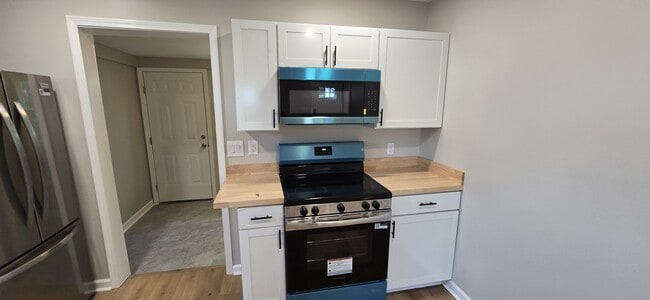 Building Photo - 2503 Cornell Dr NW