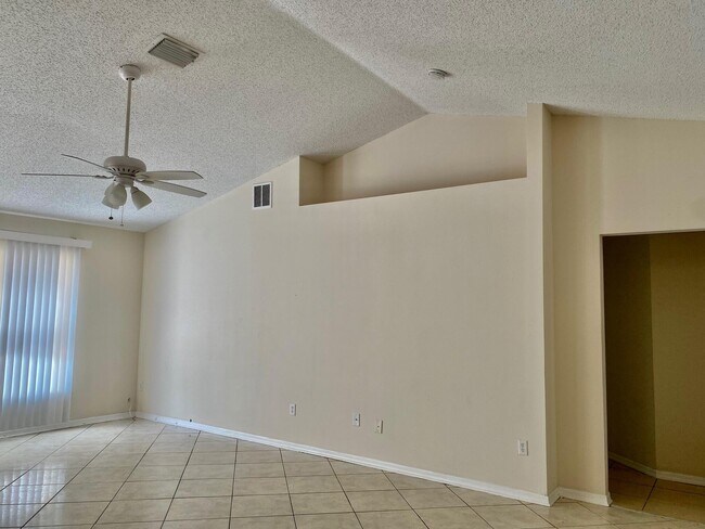 Foto del edificio - 1540 SW Birkey Ave