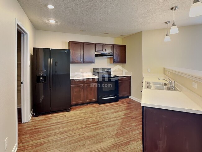 Foto del edificio - 10794 Timothy Ln