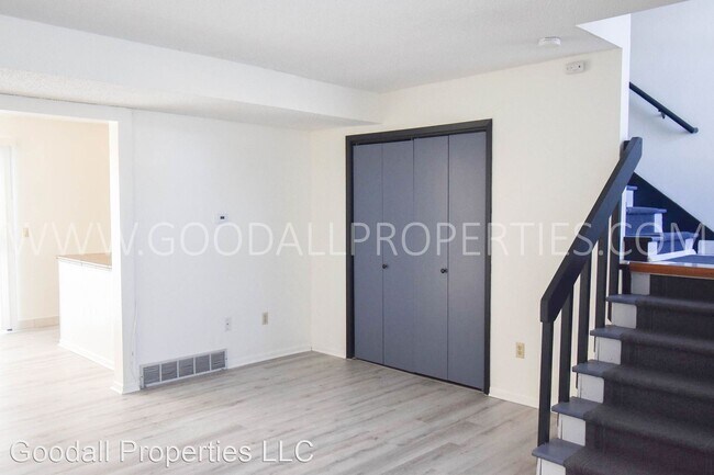 Building Photo - 2 br, 1 bath House - 6004 Townsend Ave