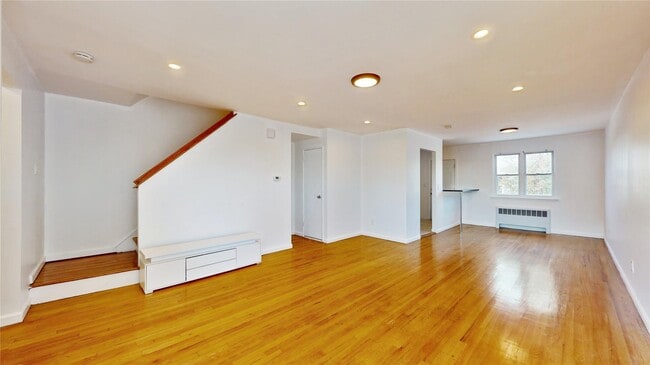 Building Photo - 37 Waring Pl