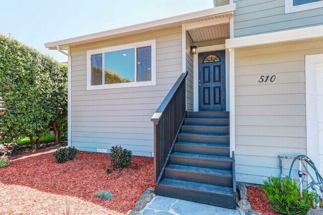 Building Photo - 3 Bed, 2 bath (+bonus room) home in Moss B...