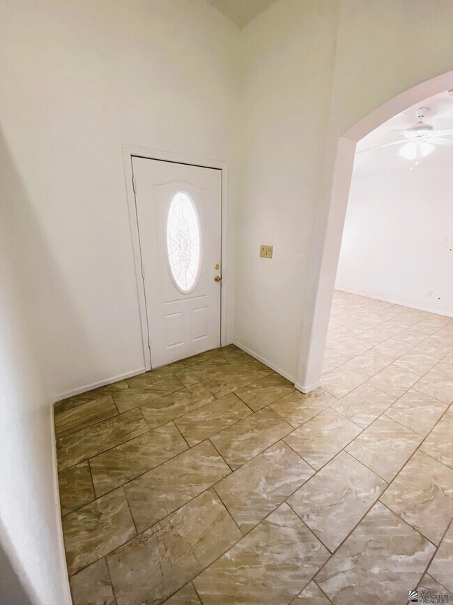 Foto del edificio - 1422 Andrea Ave