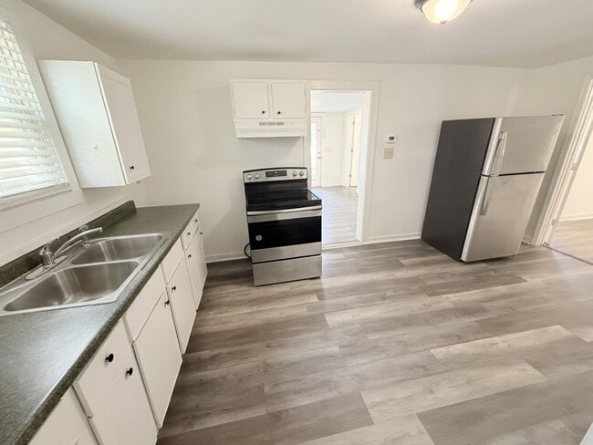 Foto del edificio - Charming, spacious 3-Bedroom Home in Central Columbia