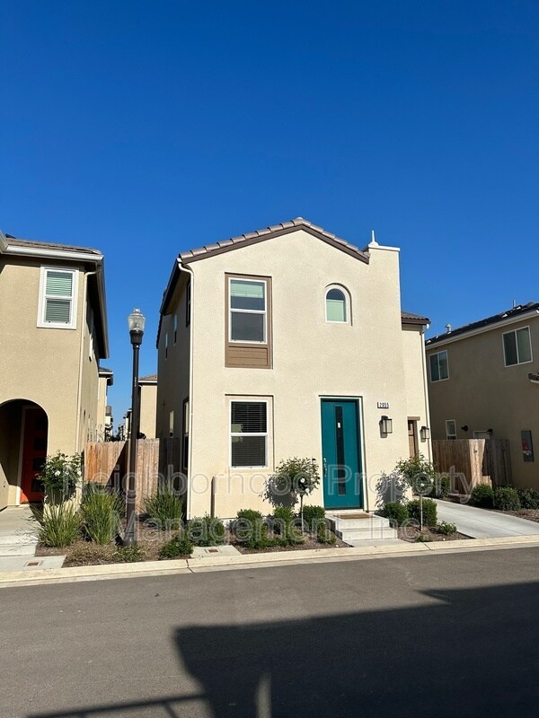 Building Photo - 2055 N Walker Ln