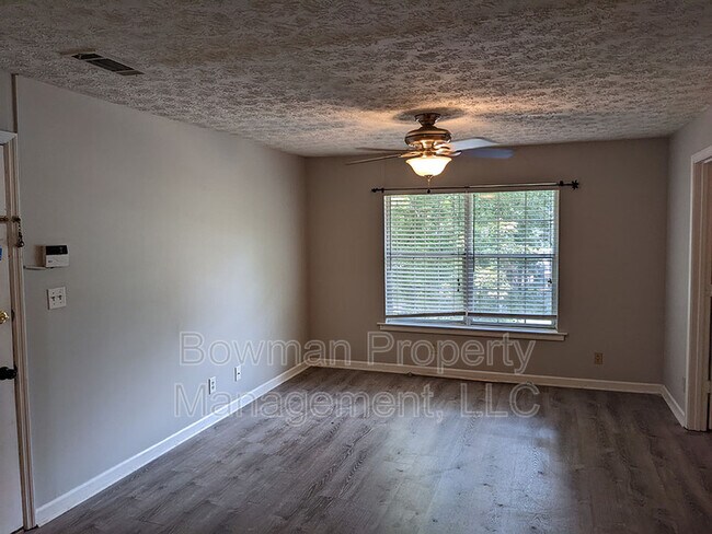 Building Photo - 100 Downing Way