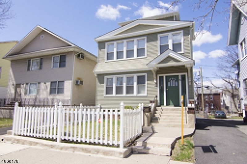 73 Sunnyside Terrace, East Orange, NJ 07018 Room for Rent in East