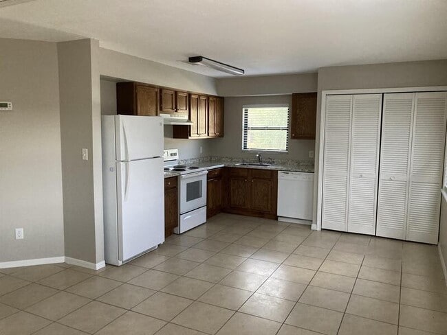 Foto del edificio - 901 Monroe Ct