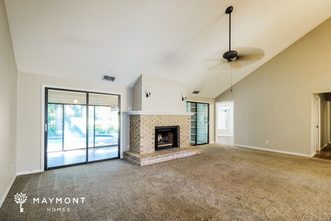 Foto del edificio - 34498 Cedarfield Dr