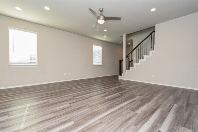 Building Photo - 9205 Inland Leather Ln