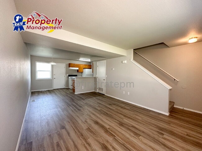 Building Photo - 2061 N Woodford Ave