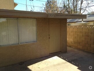 Building Photo - 906 S Farmer Ave