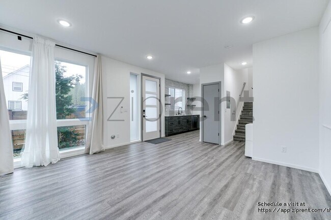 Foto del edificio - 539 S Cloverdale St