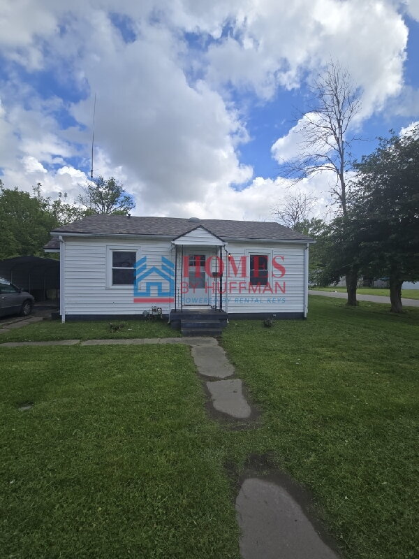 Foto principal - Two Bedroom House | Detached Garage