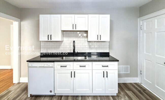 Foto del edificio - 466 E Oakland Ave