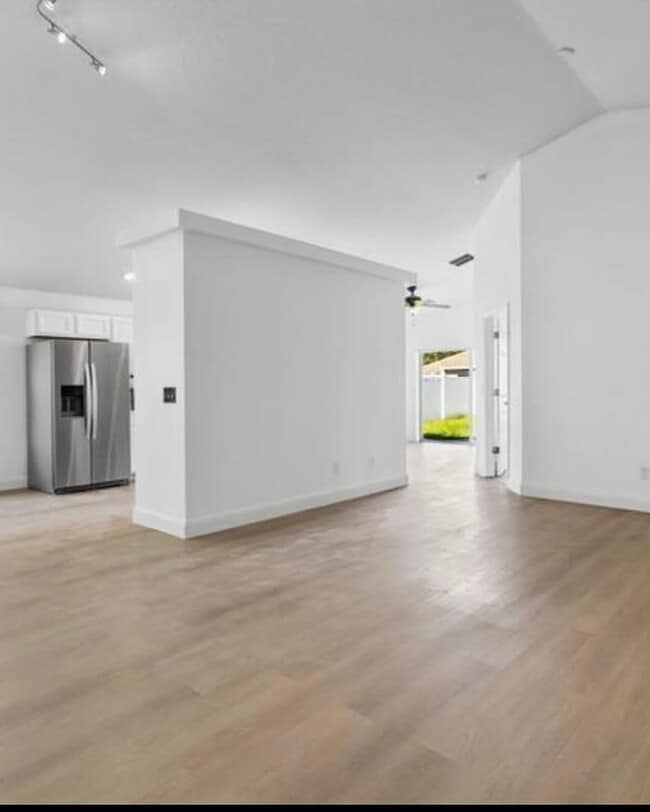 Building Photo - 3078 Mandolin Dr