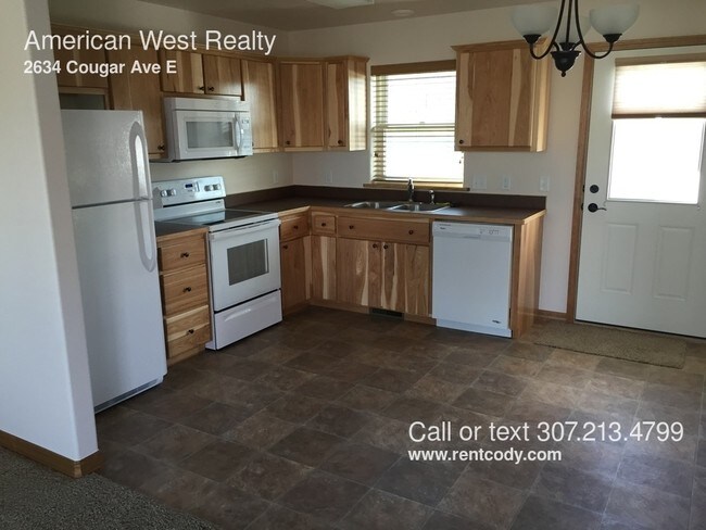 Building Photo - 2634 Cougar Ave