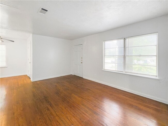 Foto del edificio - 703 Cherry St