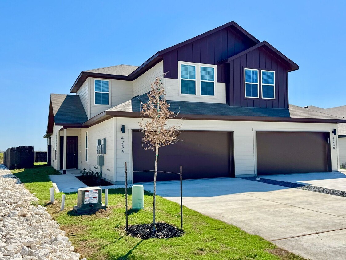 Primary Photo - Stunning 4x3 Luxury Duplex in Buda, TX!