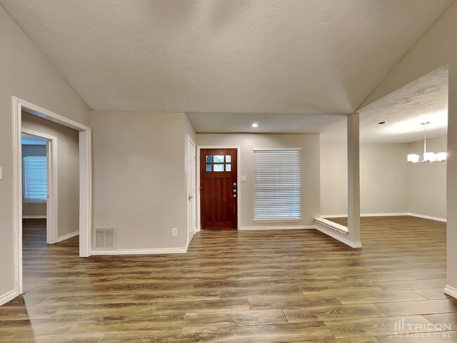 Building Photo - 15614 Fox Springs Dr