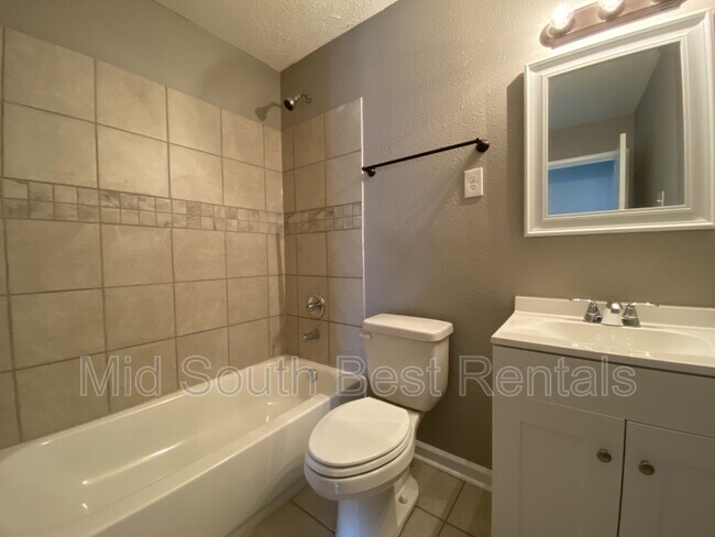 Building Photo - 3821 Jasmine Dr