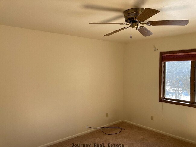Building Photo - APPLY NOW - 48 Dressage Circle