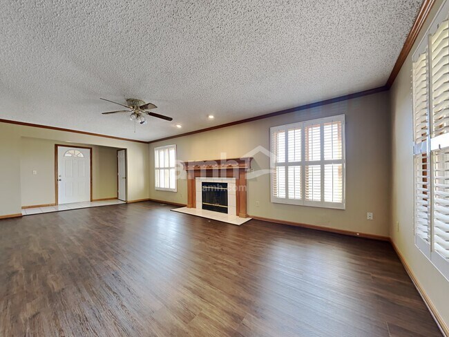 Building Photo - 110 Justin Place