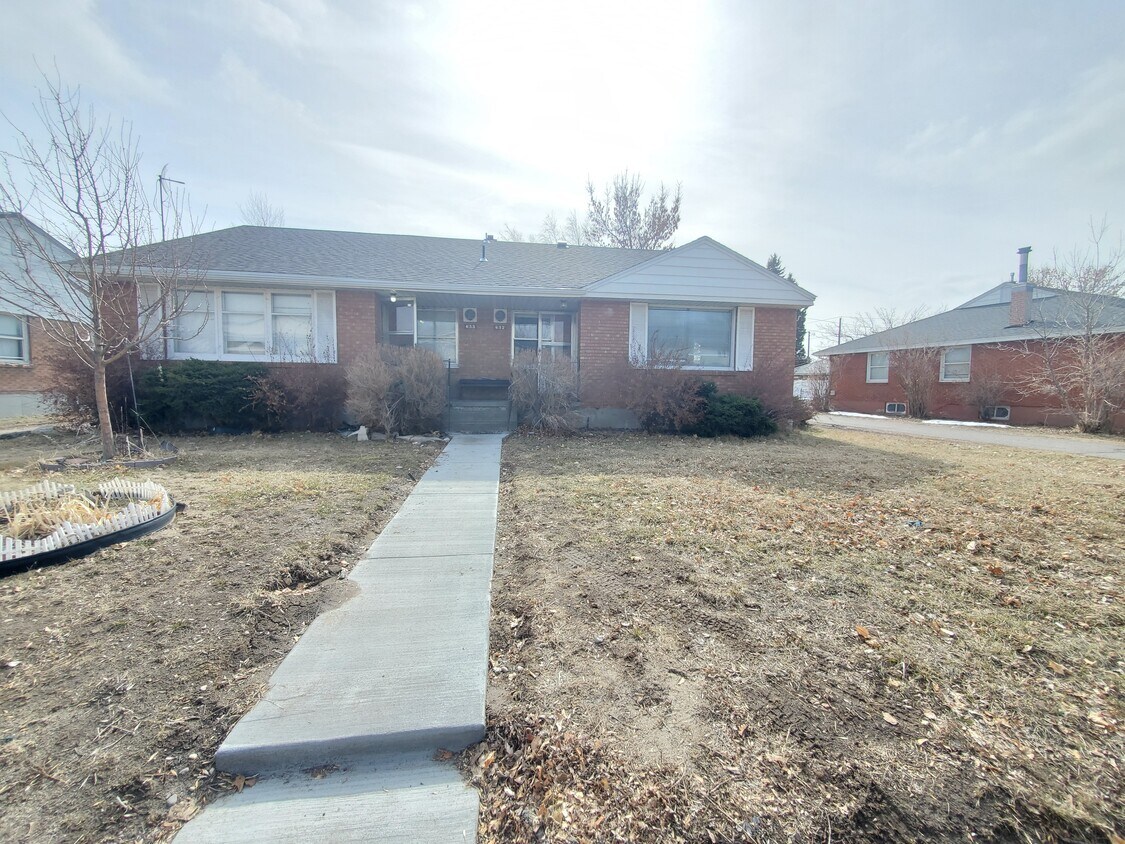 Primary Photo - 657 Linden Dr