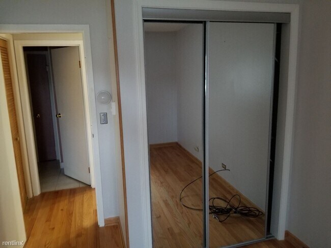 Foto del edificio - 1599 W Irving Park Rd