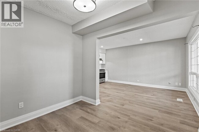 Building Photo - 15 McCormick St