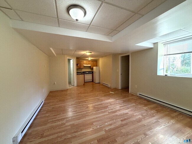 Foto del edificio - 512 Townsend Ave