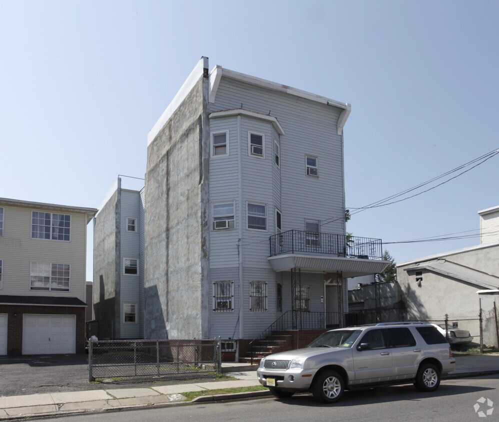 Primary Photo - 111 6th St